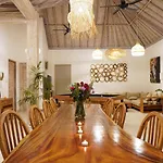 Villa White Karma