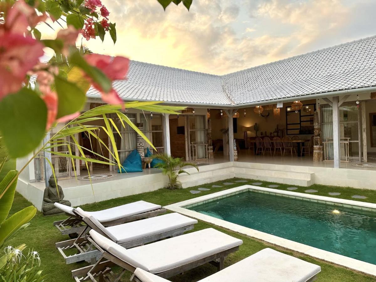Villa White Karma *